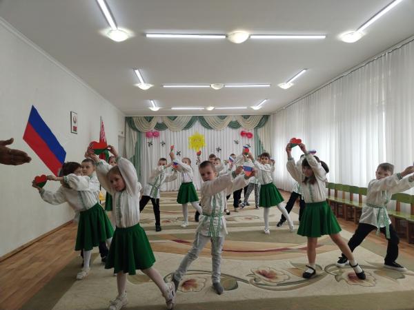 День единения народов Беларуси и России!
