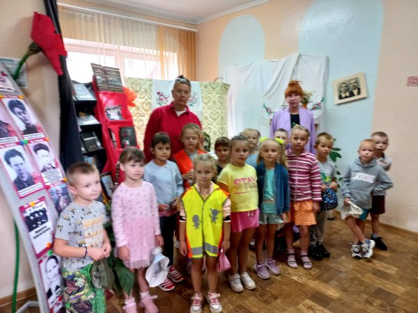 Экскурсия в библиотеку - 
